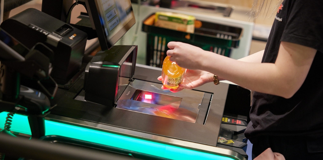 TEN TIPS ON HOW TO GET CUSTOMERS TO ADOPT SELF-CHECKOUT MACHINES